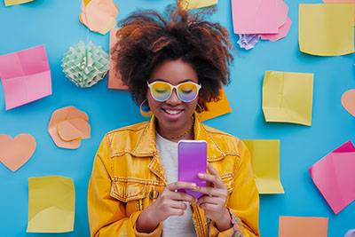 woman-purple-cell-phone